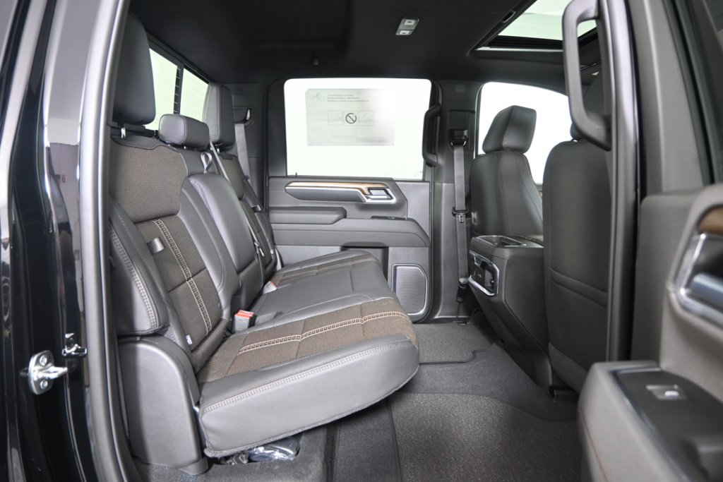 2026 Chevrolet Silverado 2500HD High Country photo 15