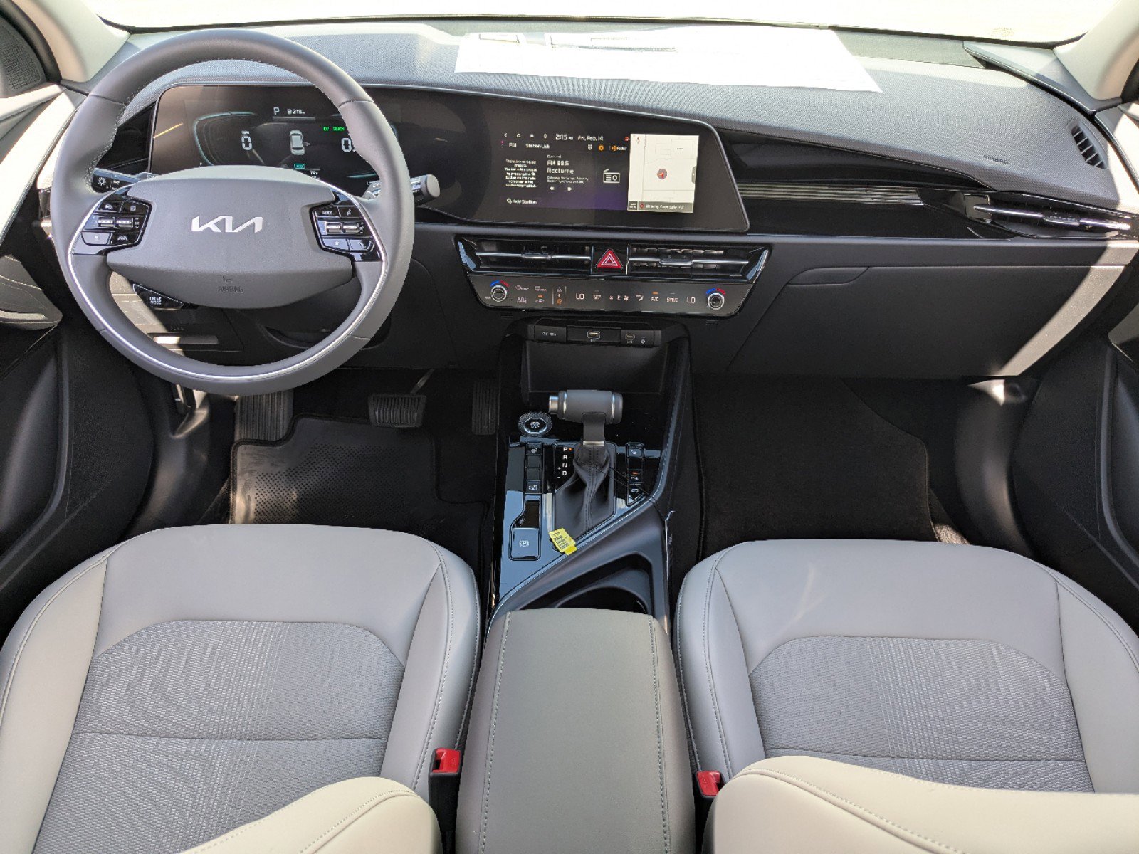 2025 Kia Niro EX photo 14