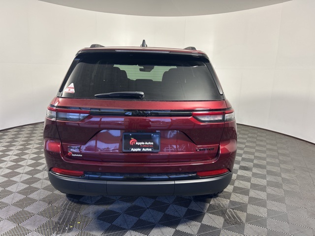 2025 Jeep Grand Cherokee Limited photo 5