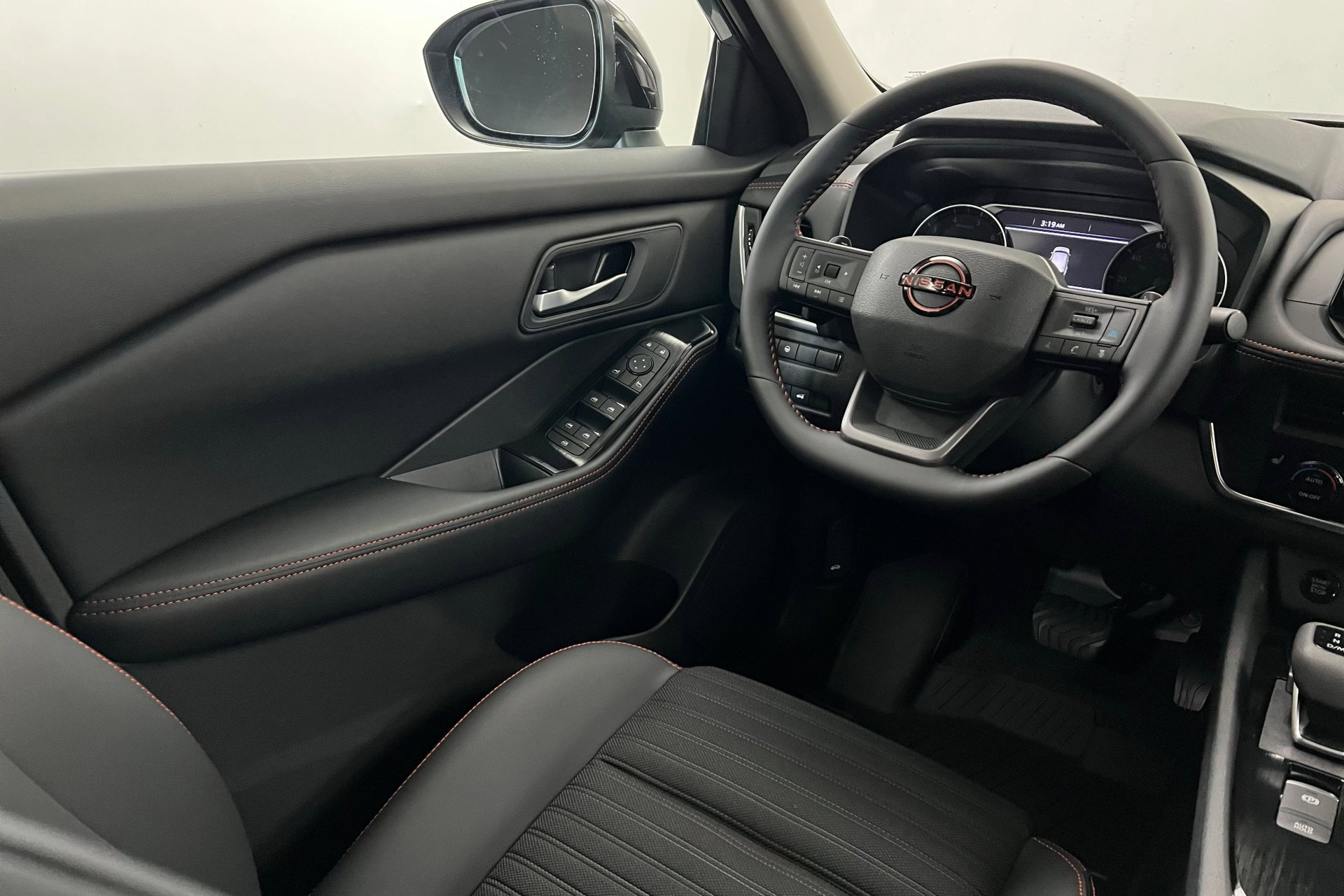 2026 Nissan Rogue SV photo 11