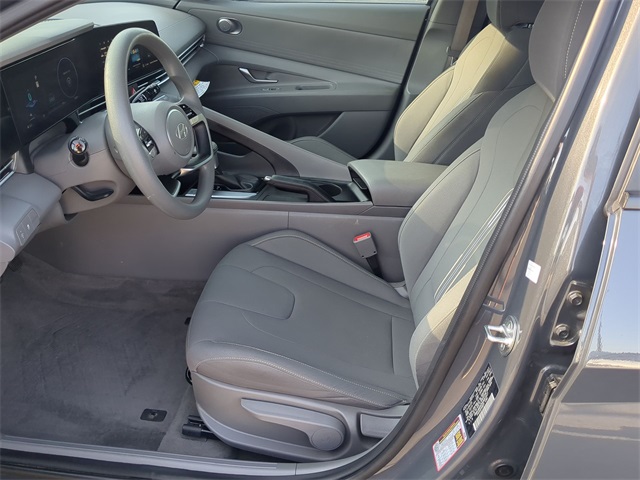 2024 Hyundai Elantra SEL photo 11