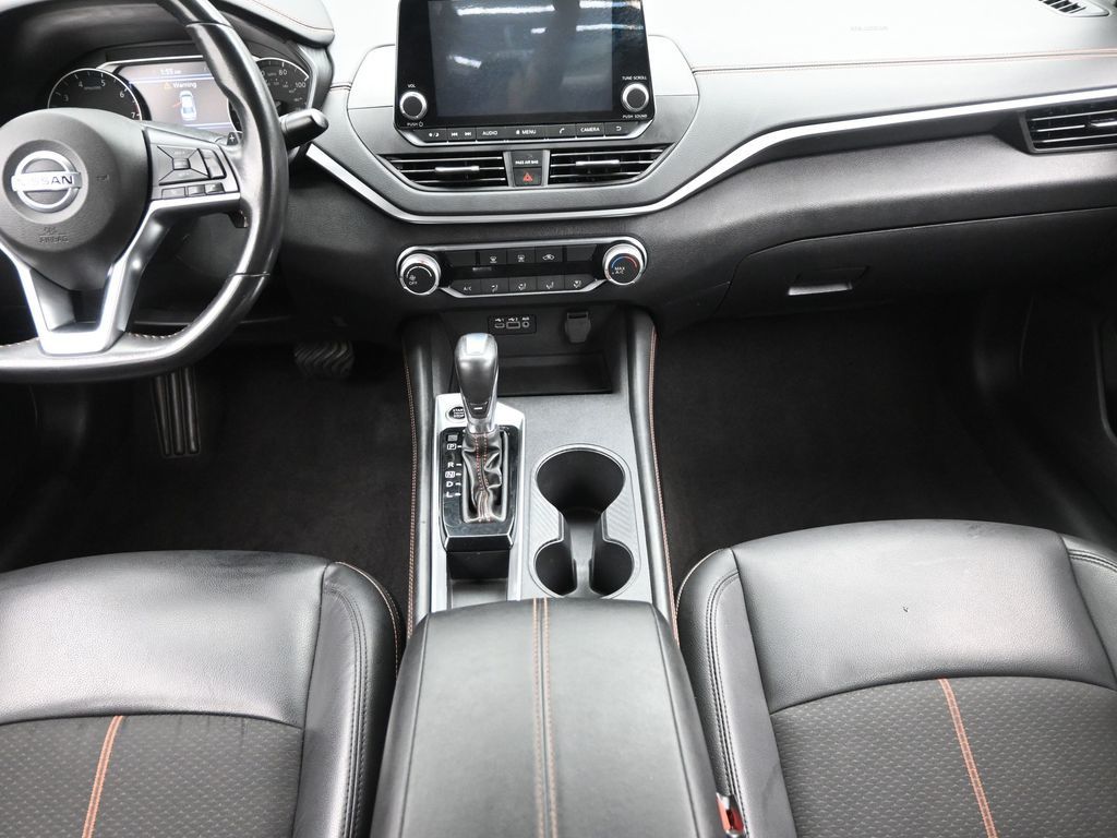 2022 Nissan Altima 2.5 SR photo 10