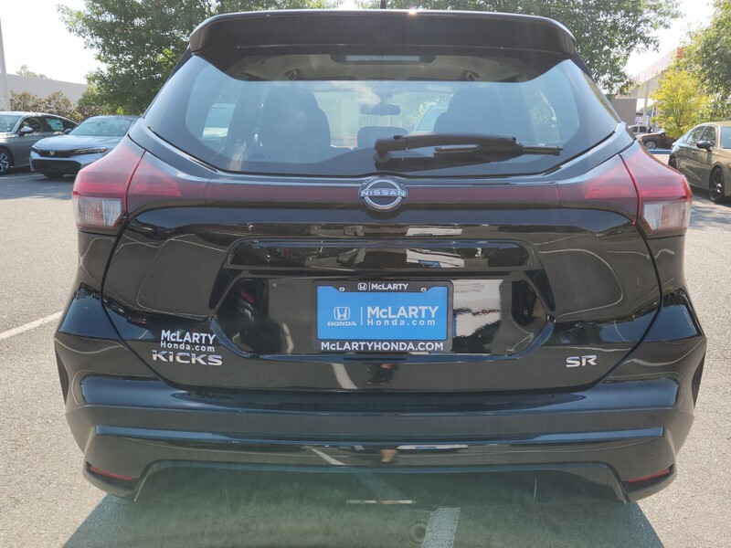 2024 Nissan Kicks SR photo 4