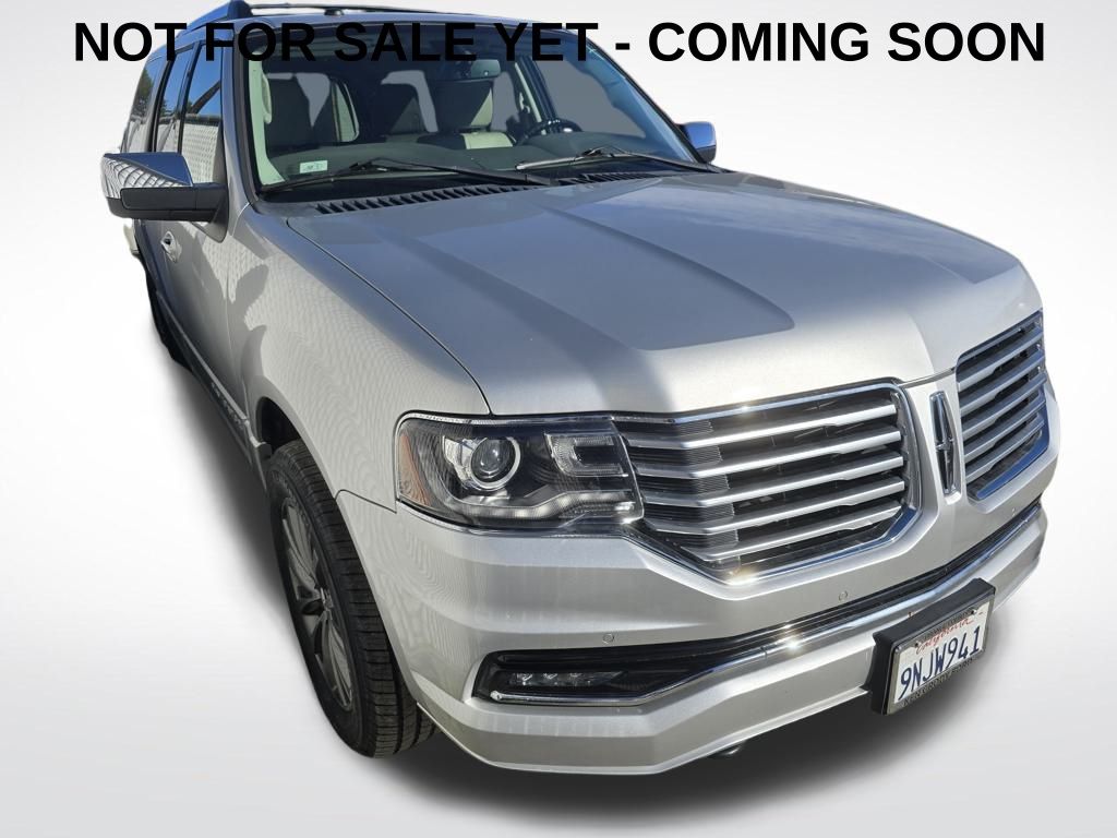 2017 Lincoln Navigator Select's photo
