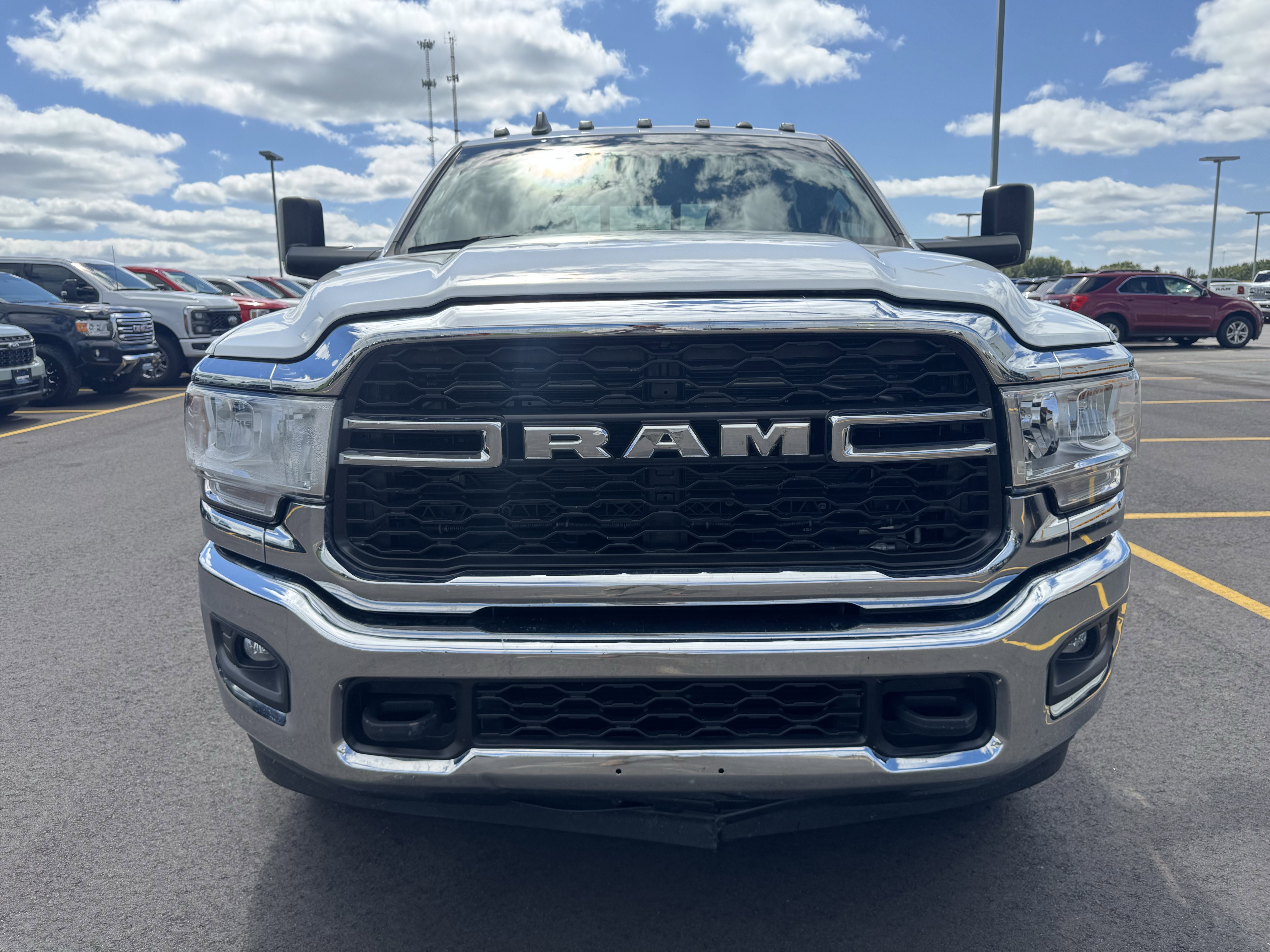 Used 2022 RAM Ram 3500 Pickup Tradesman with VIN 3C63R3CL9NG207295 for sale in Burnsville, Minnesota