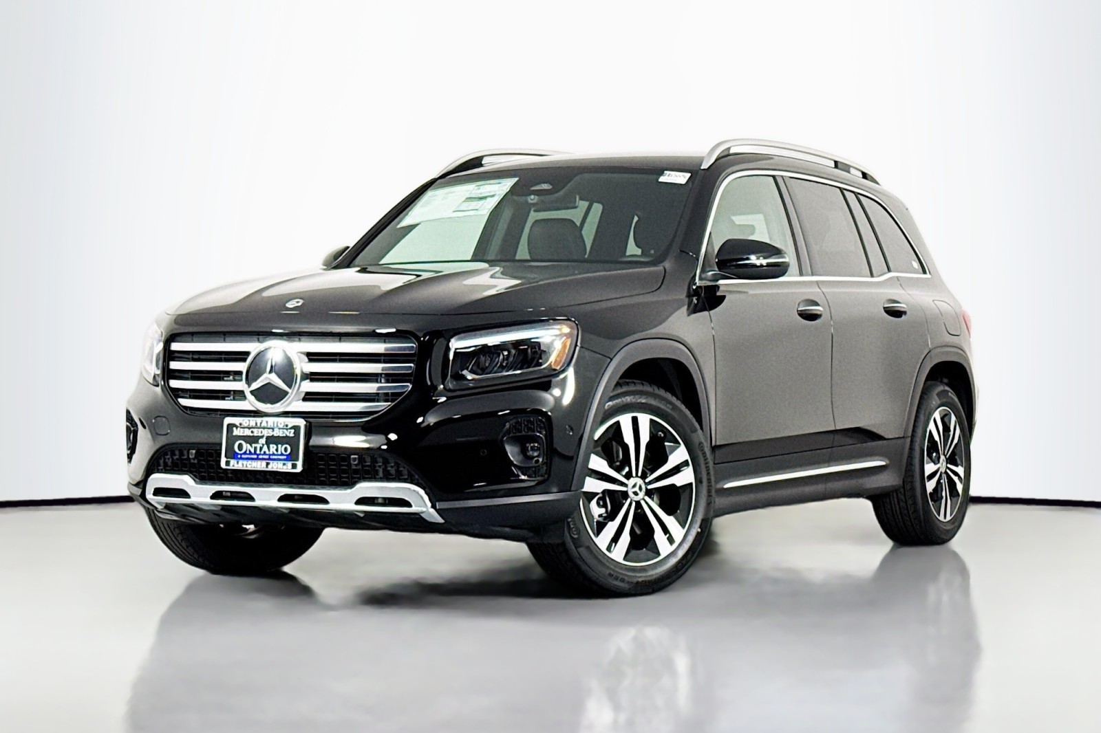 2025 Mercedes-Benz GLB Base's photo