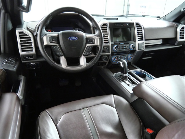 2016 Ford F-150 Platinum photo 4