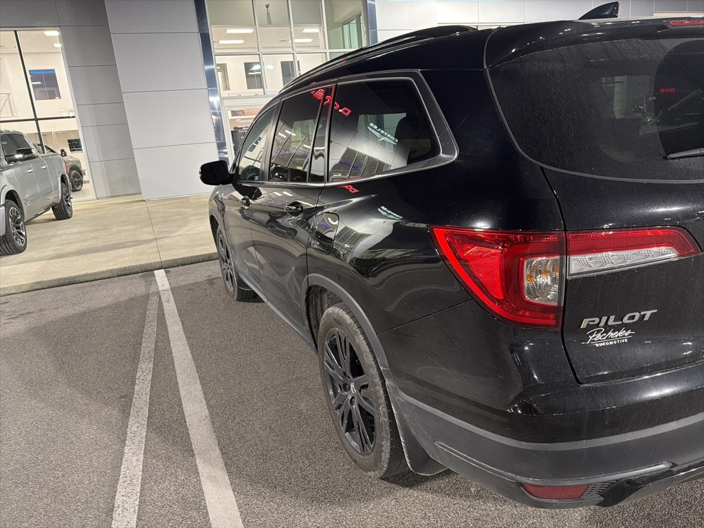 2022 Honda Pilot Special Edition photo 3