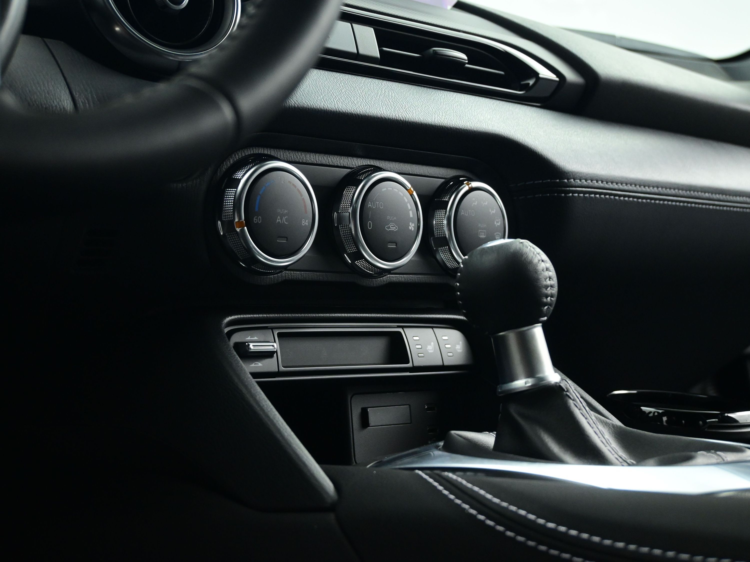 2025 Mazda MX-5 Miata Miata RF Grand Touring photo 5