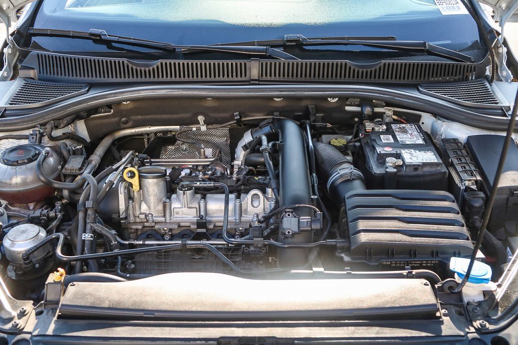 2019 Volkswagen Jetta R-Line photo 23