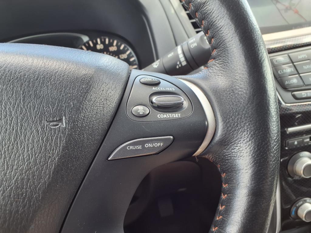 2020 Nissan Pathfinder SL photo 27