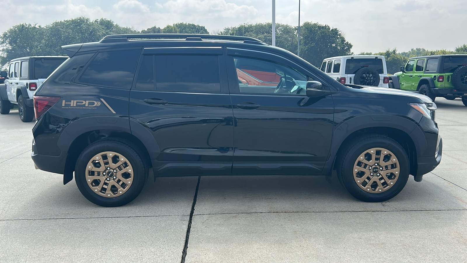 2022 Honda Passport TrailSport photo 2
