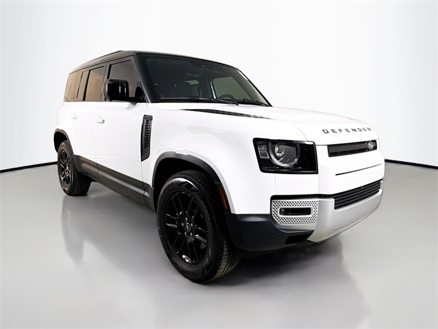 2025 Land Rover Defender 110 S photo 3