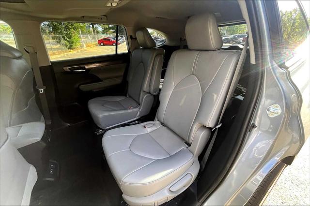 2023 Toyota Highlander Limited photo 19