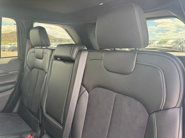 2025 Jeep Grand Cherokee Altitude X photo 9