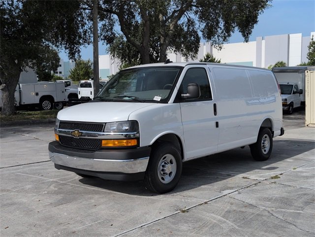 2025 Chevrolet Express Cargo 2500 photo 3