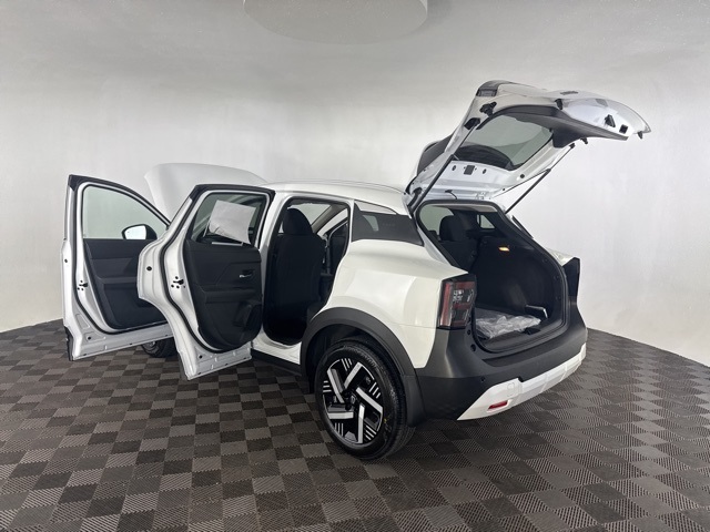 2026 Nissan Kicks SV photo 13