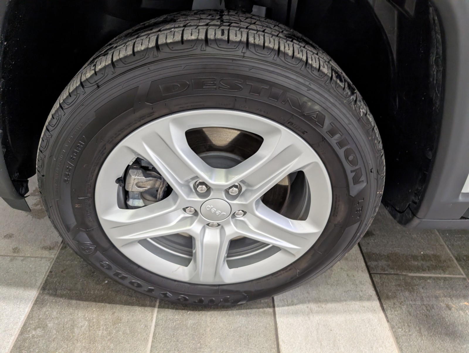 2023 Jeep Compass Sport photo 3