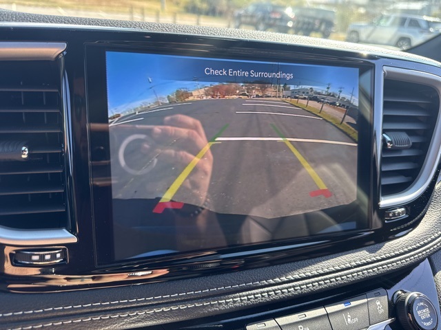 2025 Chrysler Pacifica photo 13