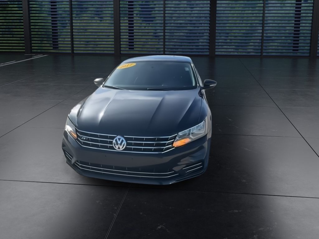 2017 Volkswagen Passat R-Line photo 2