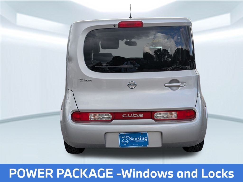 2011 Nissan Cube S photo 3