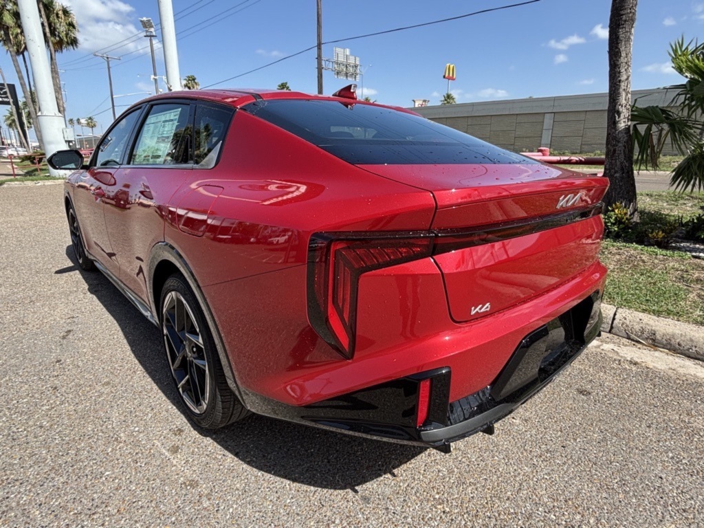 2025 Kia K4 GT-Line photo 4