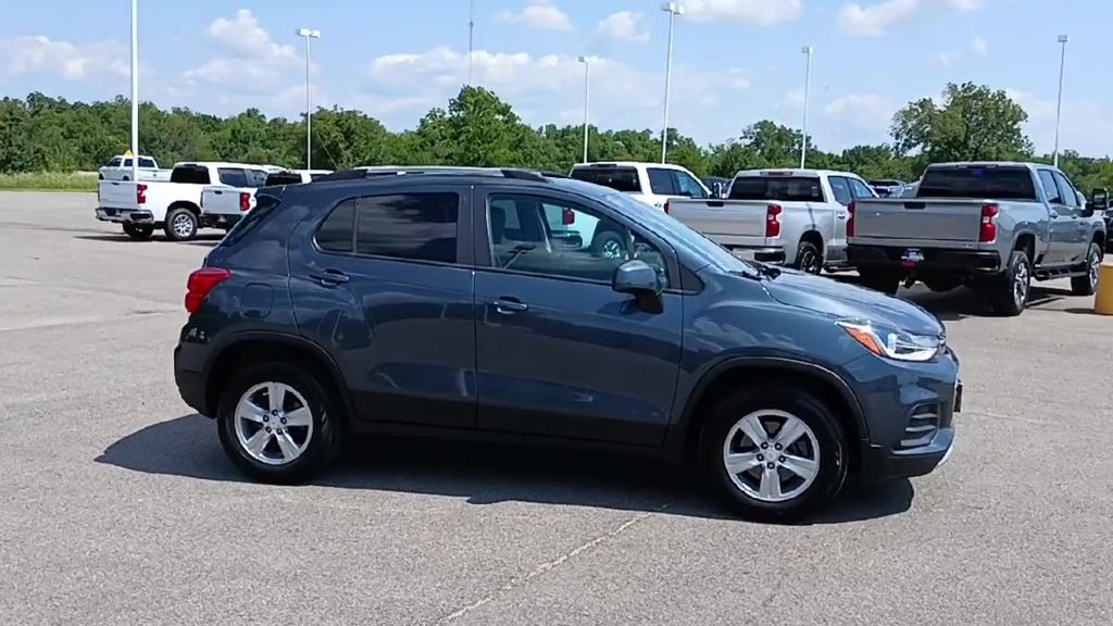 2022 Chevrolet Trax LT photo 9