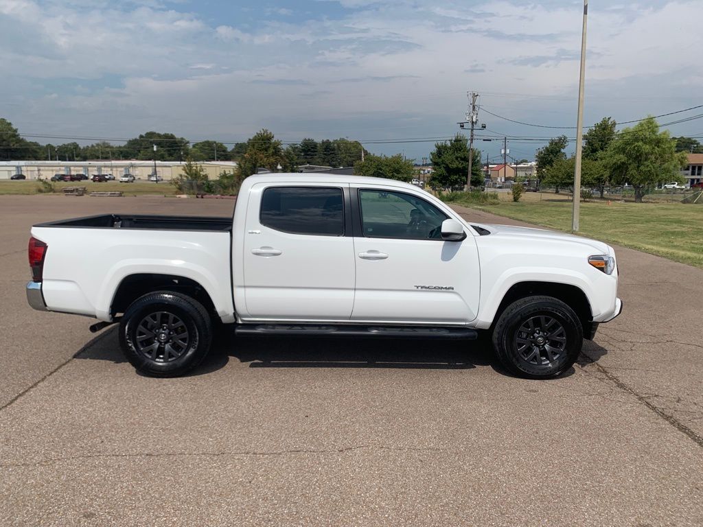 2023 Toyota Tacoma SR5 photo 8