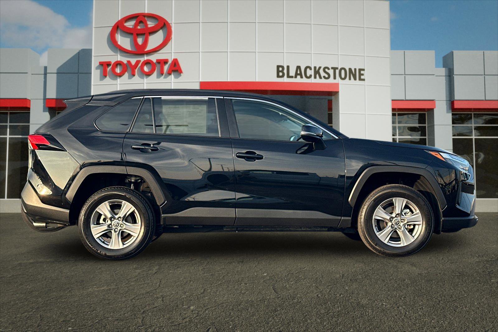 Used 2025 Toyota RAV4 XLE with VIN 2T3W1RFV9SW378234 for sale in Kansas City