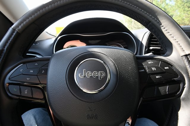 2020 Jeep Cherokee Altitude photo 11