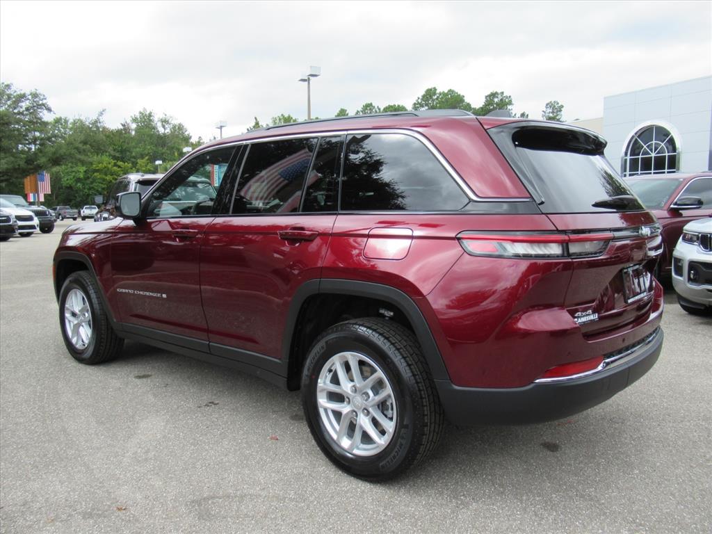 2025 Jeep Grand Cherokee Laredo X photo 2