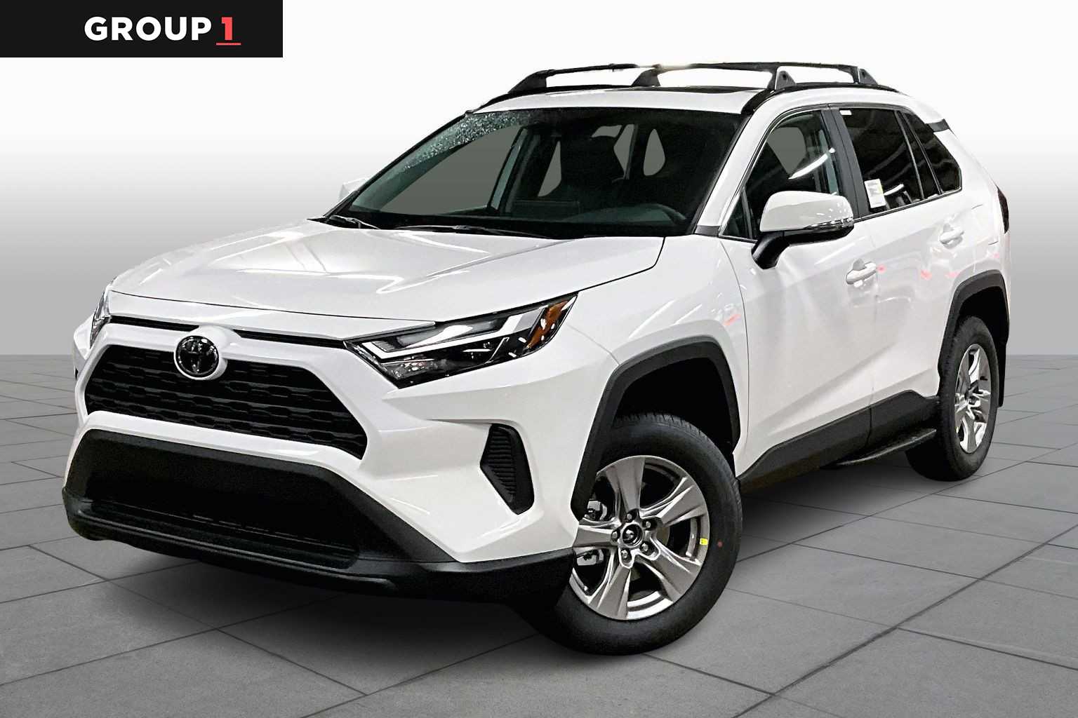 2025 Toyota RAV4 XLE's photo