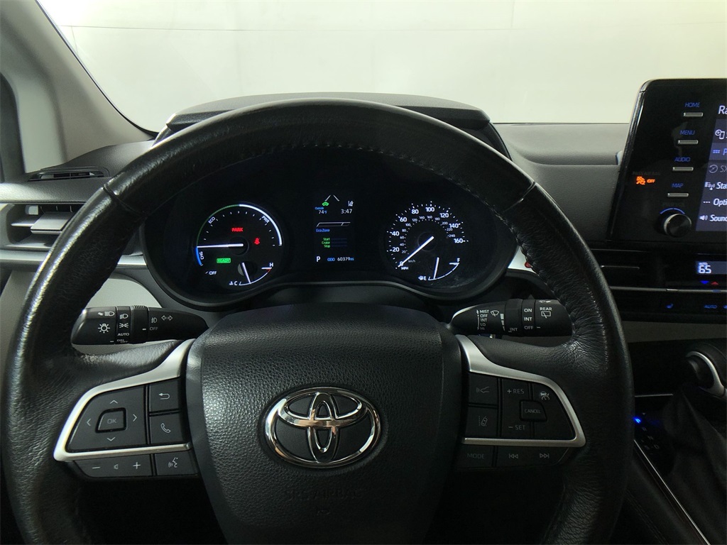 2024 Toyota Sienna XLE photo 17