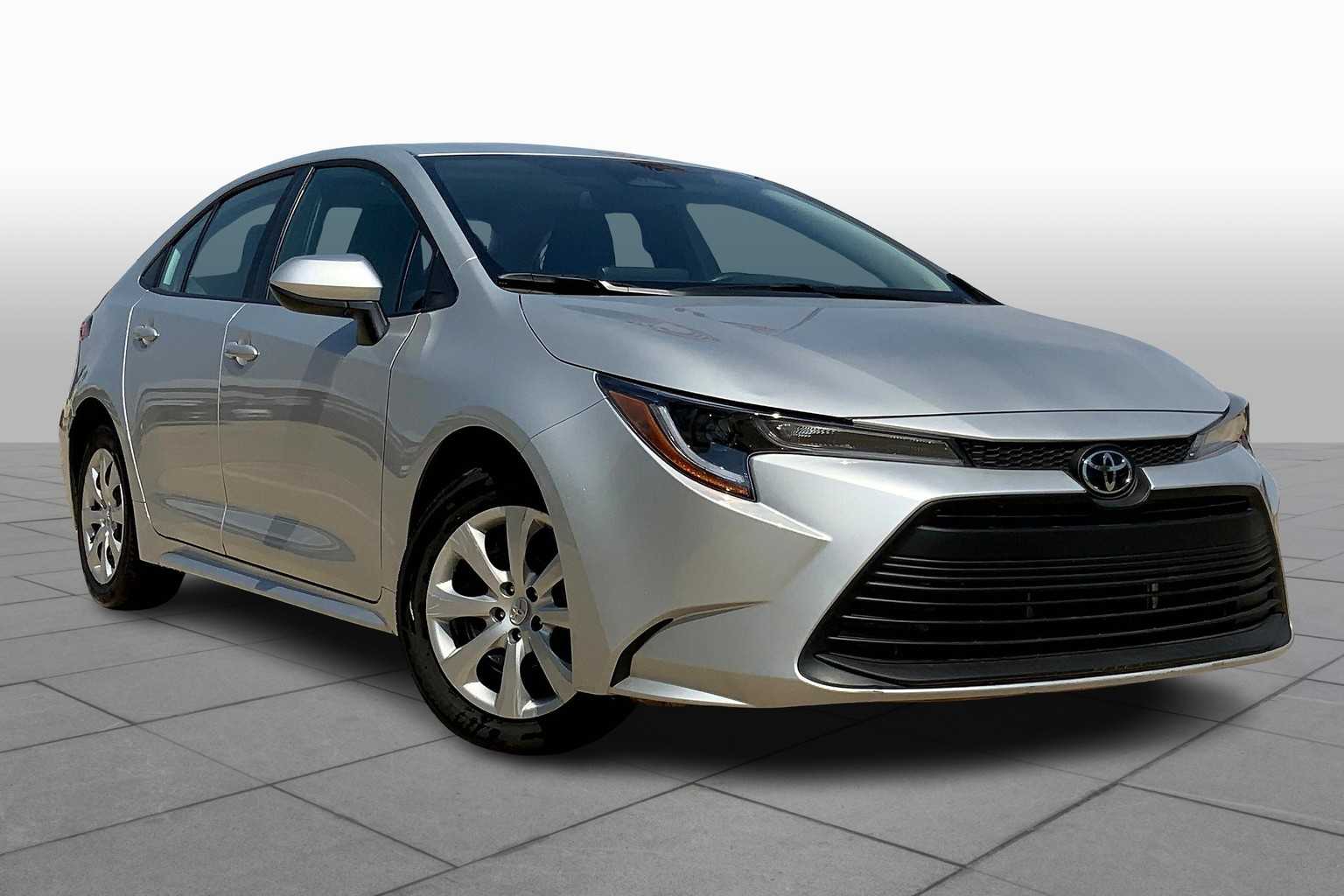 2025 Toyota Corolla LE photo 2