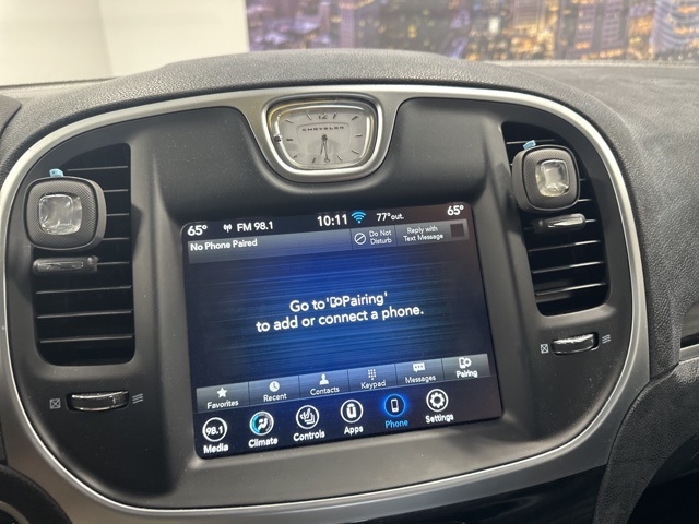 2022 Chrysler 300 Touring L photo 24