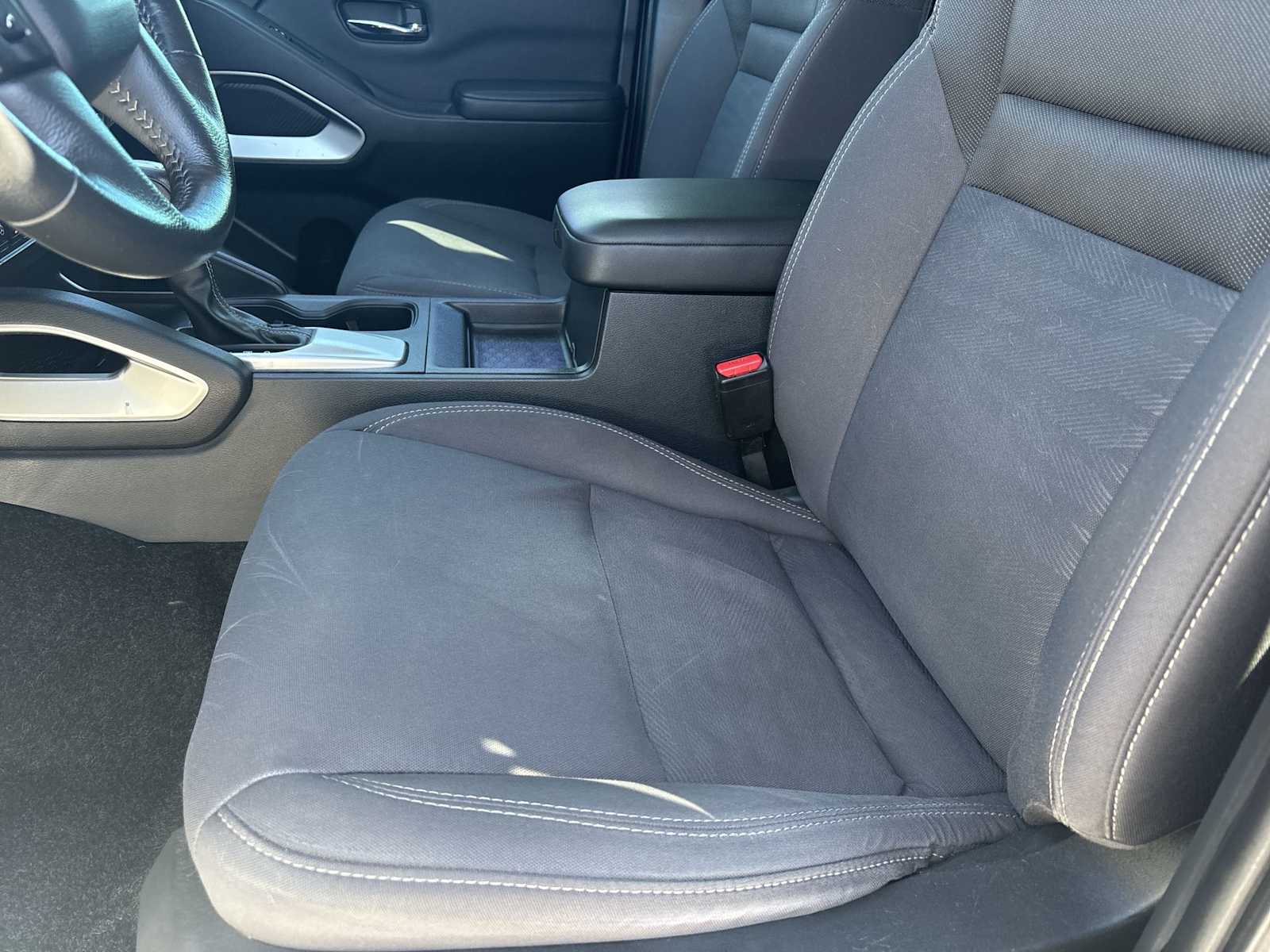 2022 Nissan Frontier SV photo 11