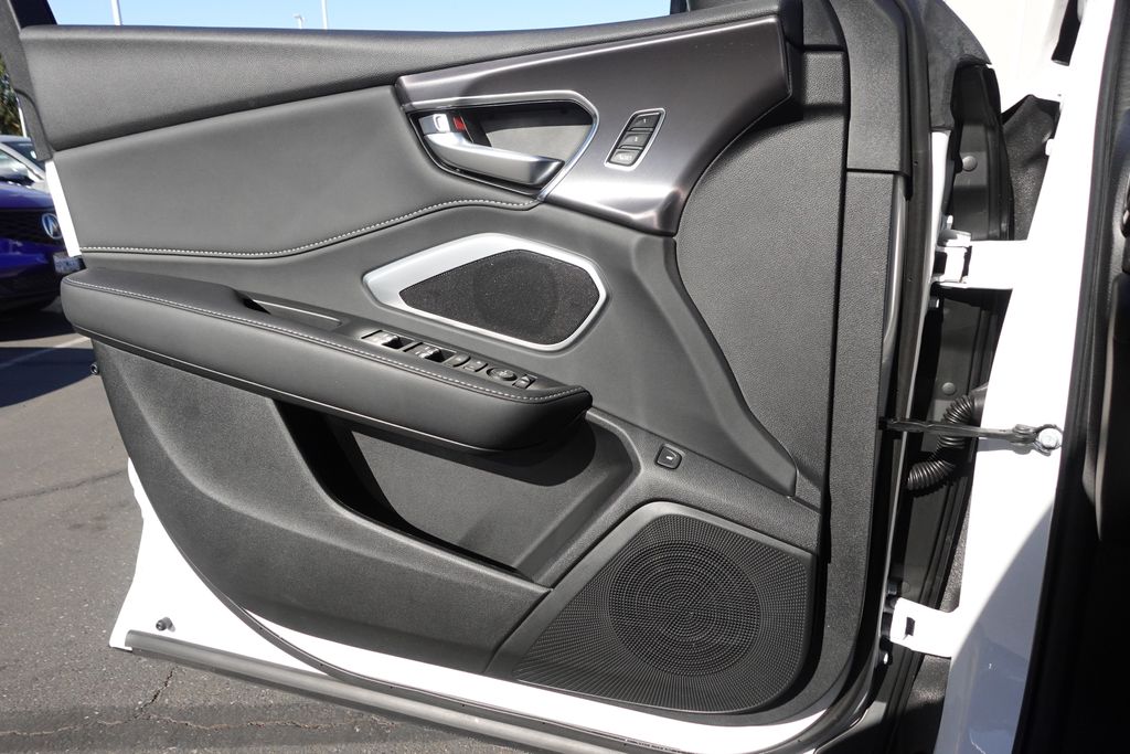 2025 Acura RDX Base photo 19