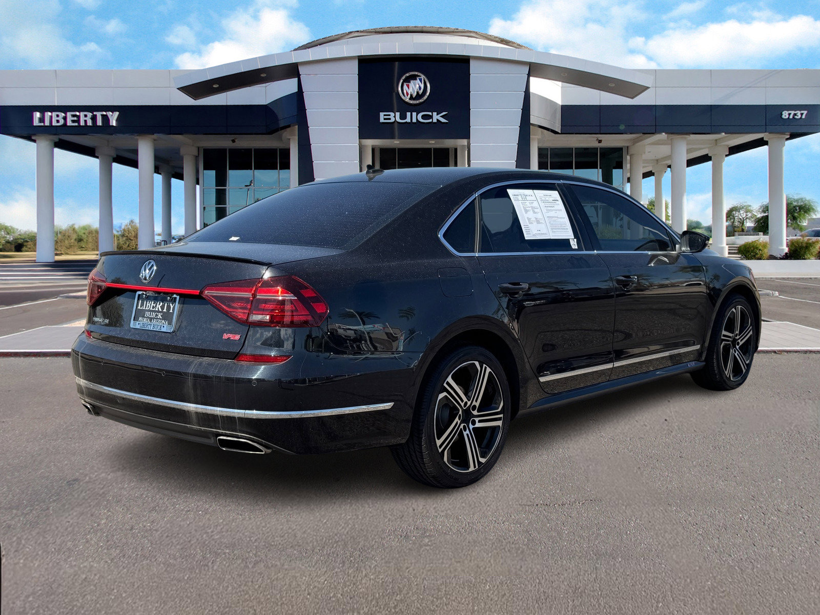 2017 Volkswagen Passat V6 SE photo 2