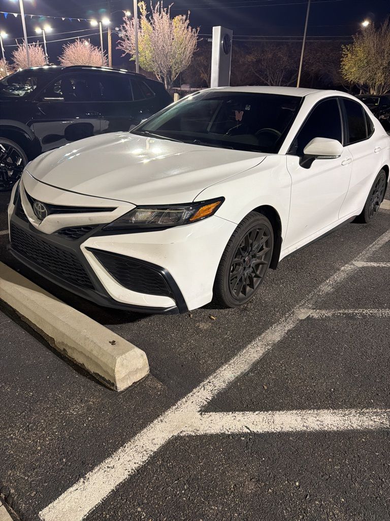 2023 Toyota Camry SE photo 2