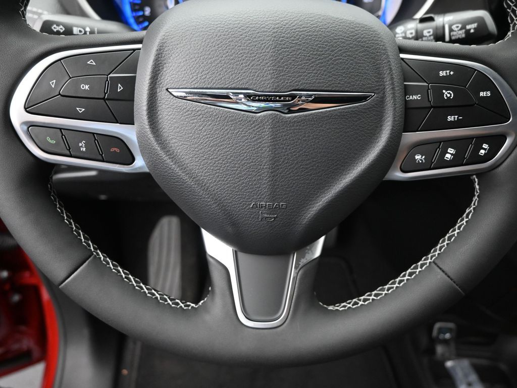 2026 Chrysler Pacifica photo 13