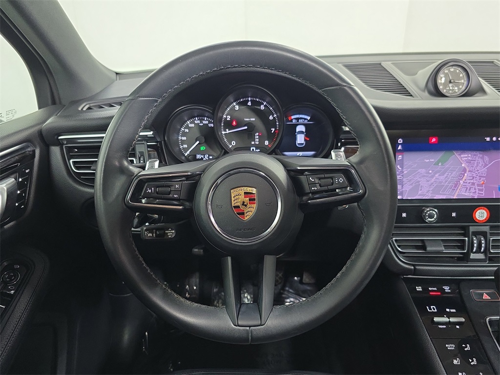 2023 Porsche Macan T photo 14