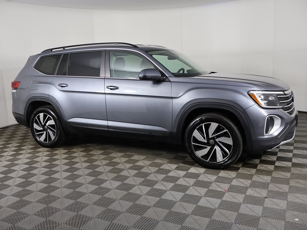 2024 Volkswagen Atlas SE Technology photo 16