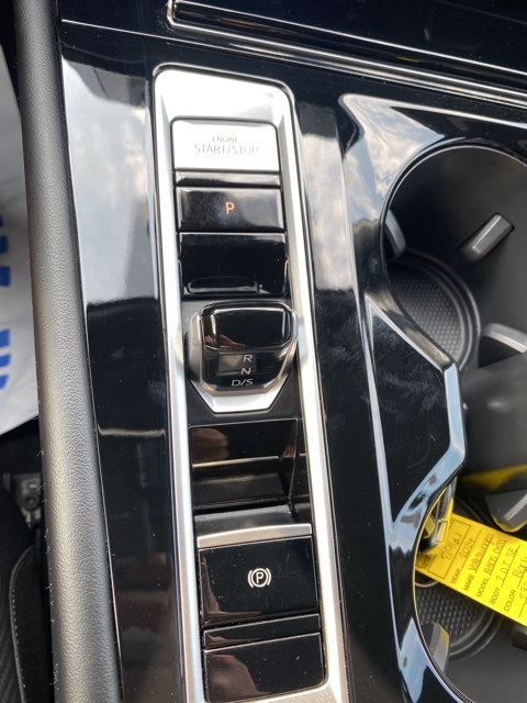 2024 Volkswagen Atlas Cross Sport SE Technology photo 21