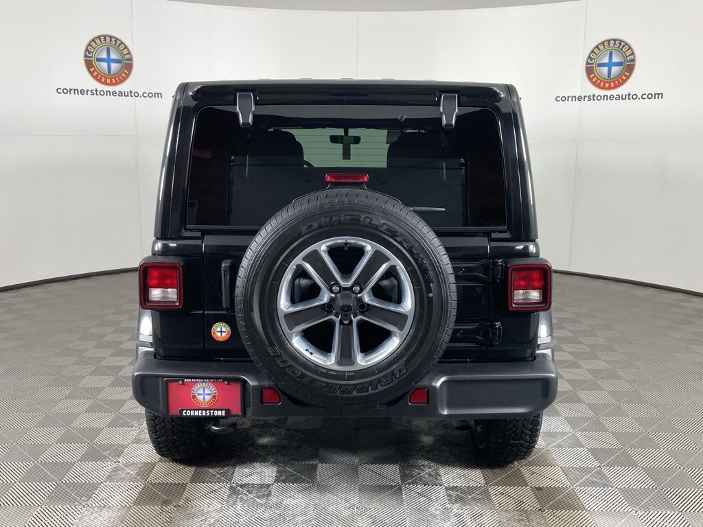 2023 Jeep Wrangler Sahara photo 17