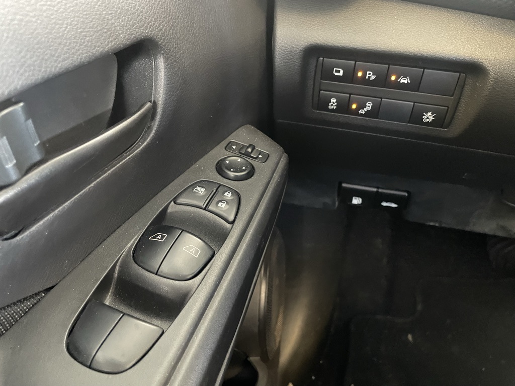 2024 Nissan Kicks S photo 17