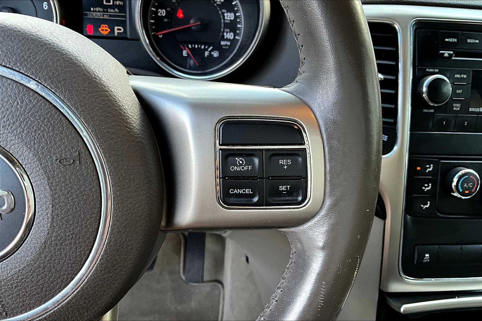 2012 Jeep Grand Cherokee Laredo photo 24