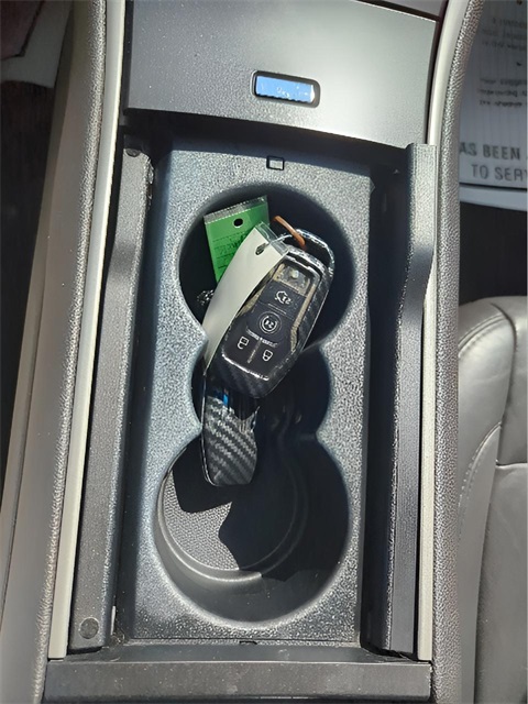 2014 Lincoln MKZ Hybrid photo 20