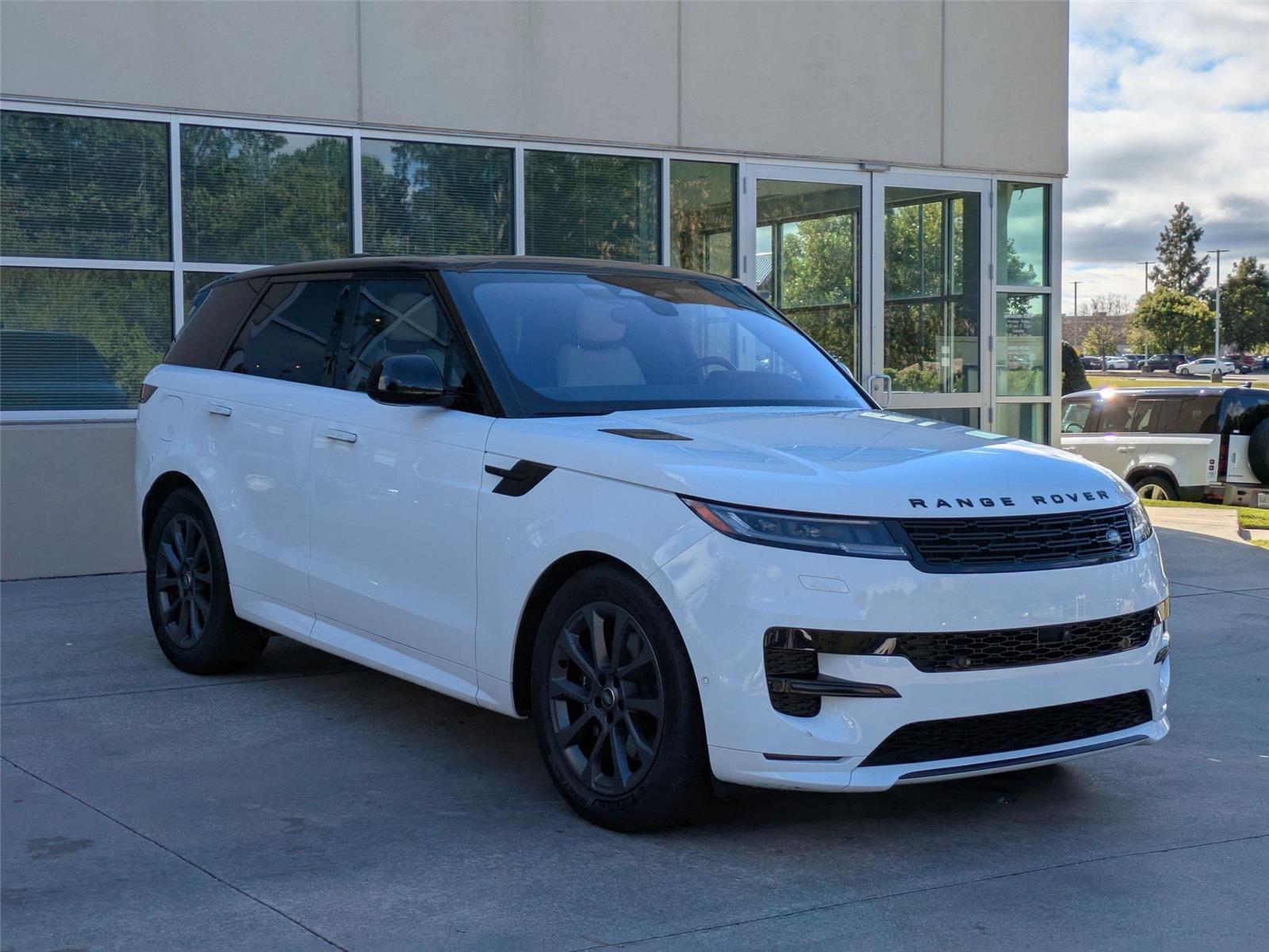 2023 Land Rover Range Rover Sport SE photo 3