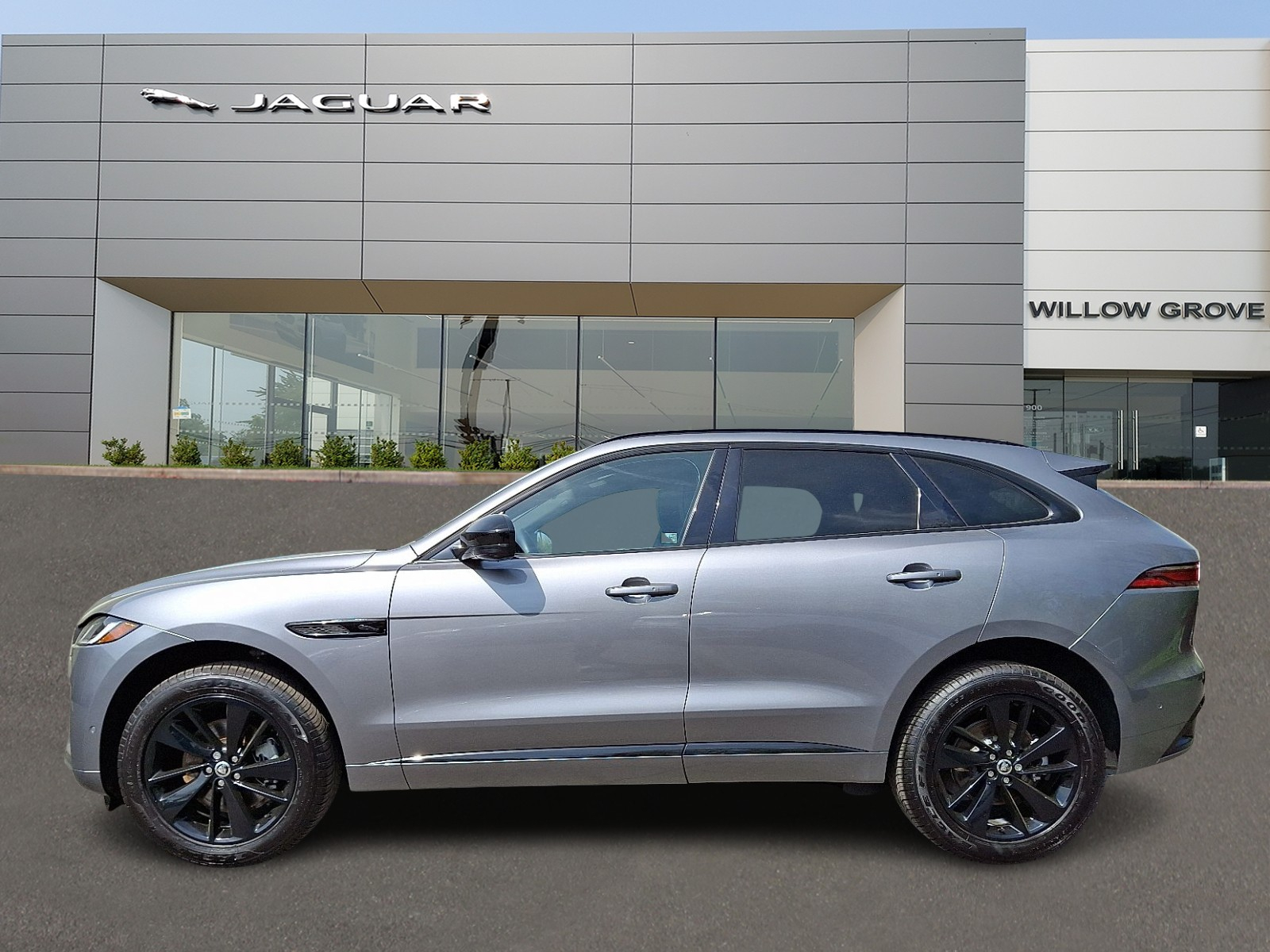 2025 Jaguar F-PACE R-Dynamic S P250 photo 3