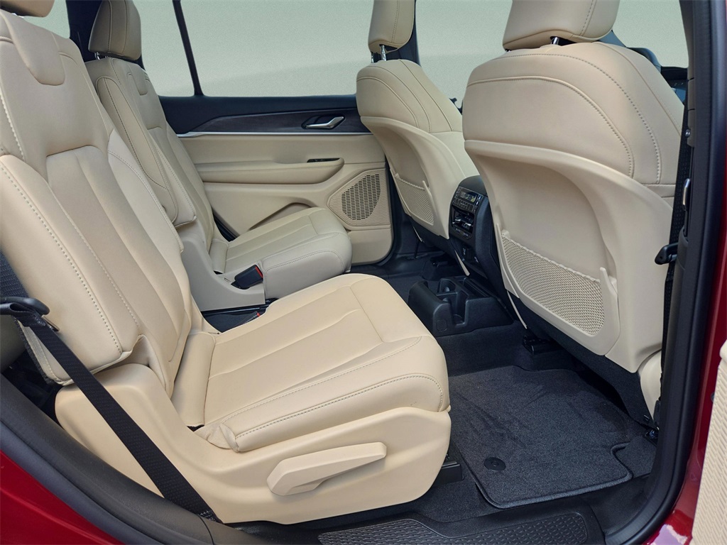 2025 Jeep Grand Cherokee Limited photo 22